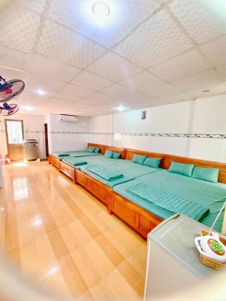 Nha Nghi Cam Tien 2 Vandrarhem Hà Tiên Exteriör bild