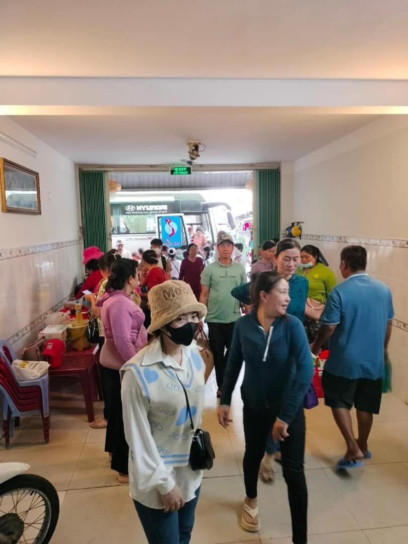 Nha Nghi Cam Tien 2 Vandrarhem Hà Tiên Exteriör bild