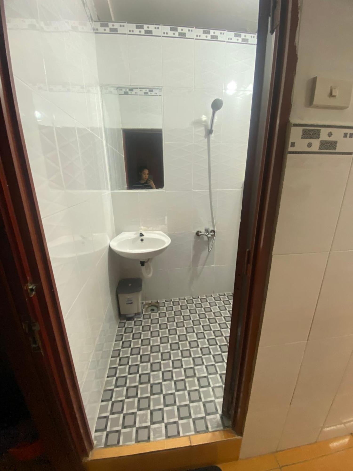 Nha Nghi Cam Tien 2 Vandrarhem Hà Tiên Exteriör bild